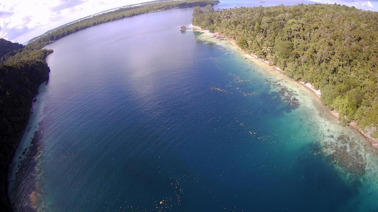 Meos Ambower Homestay Raja Ampat Fam Eksteriør bilde