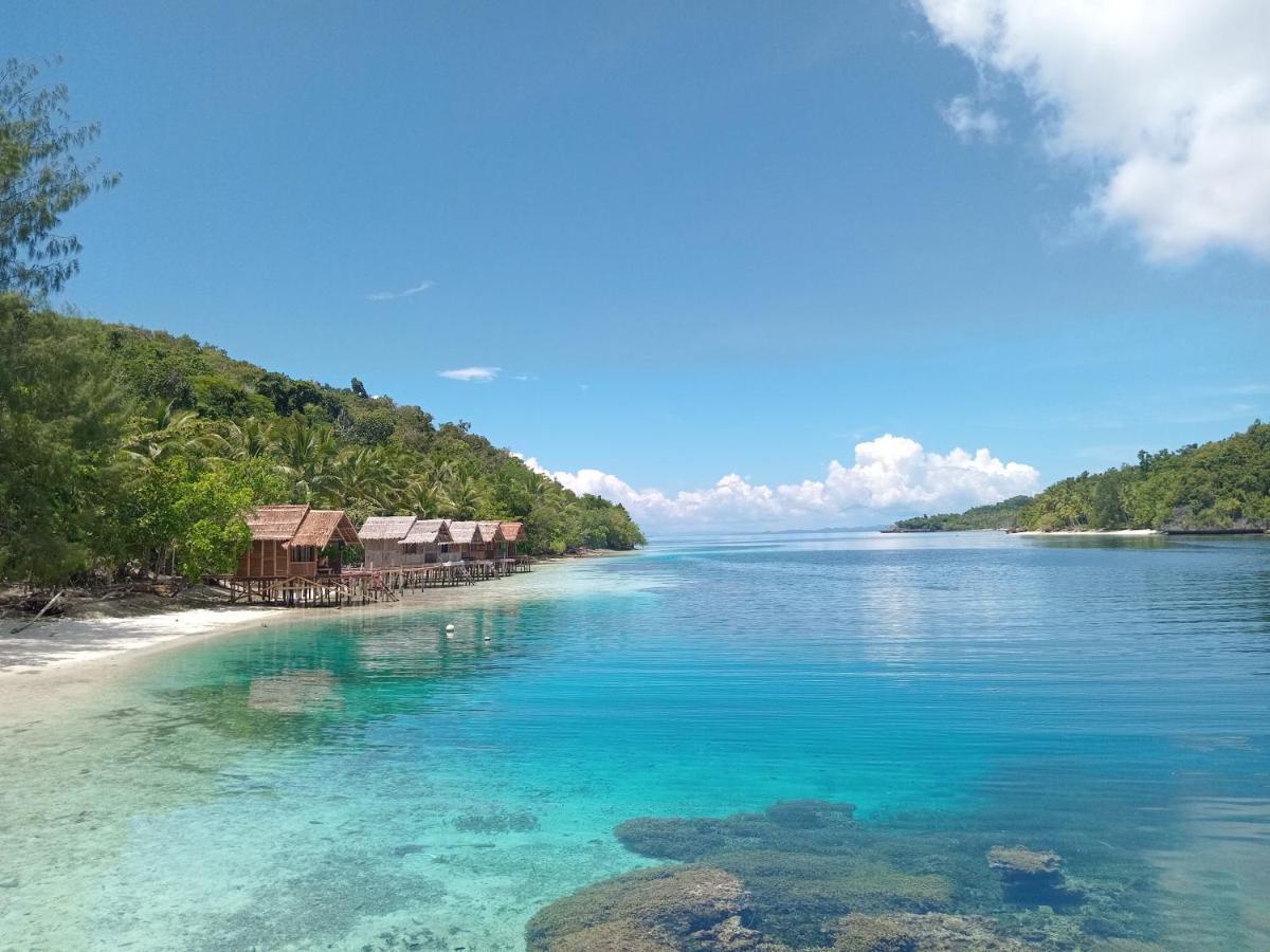 Meos Ambower Homestay Raja Ampat Fam Eksteriør bilde