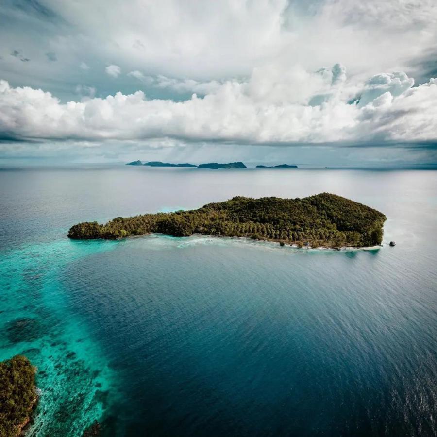Meos Ambower Homestay Raja Ampat Fam Eksteriør bilde
