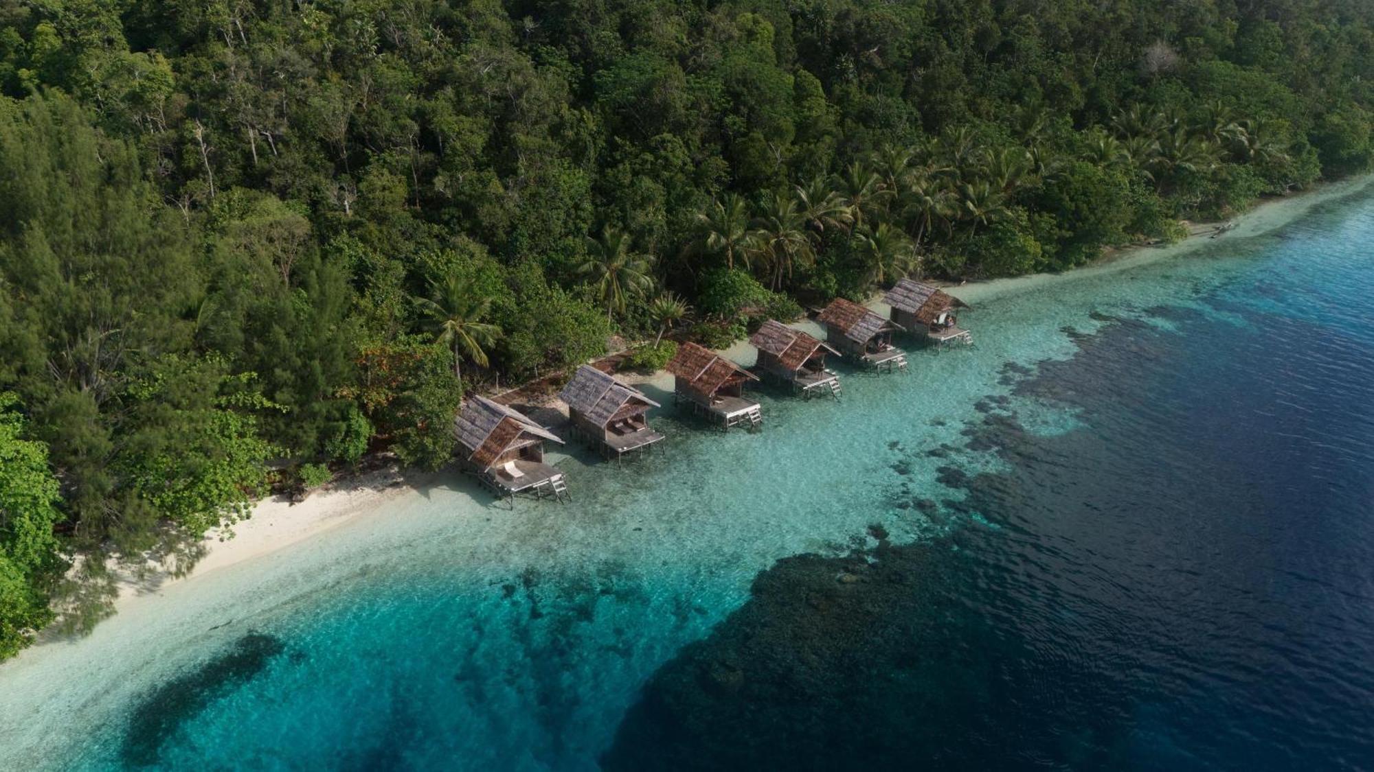 Meos Ambower Homestay Raja Ampat Fam Eksteriør bilde