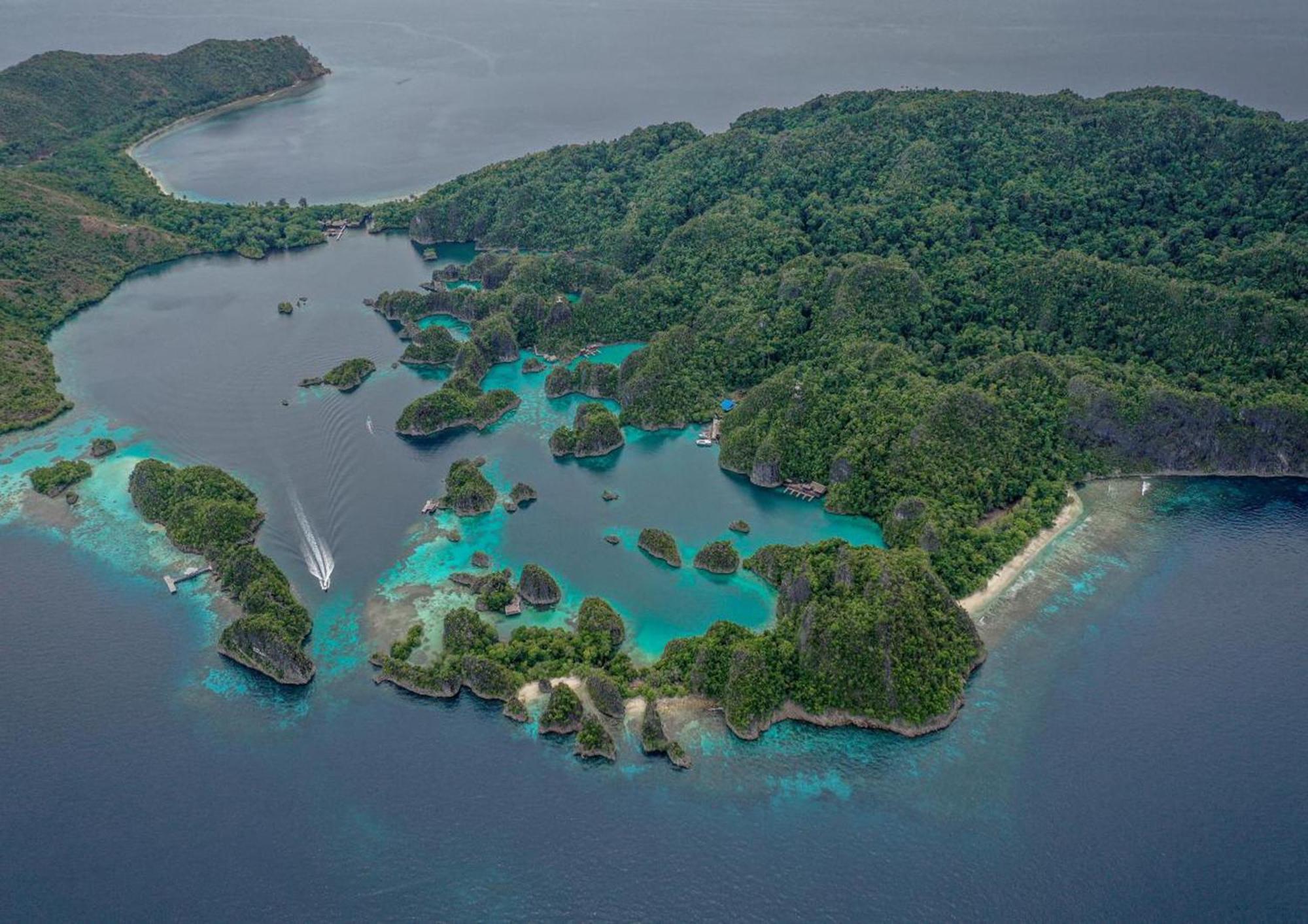 Meos Ambower Homestay Raja Ampat Fam Eksteriør bilde