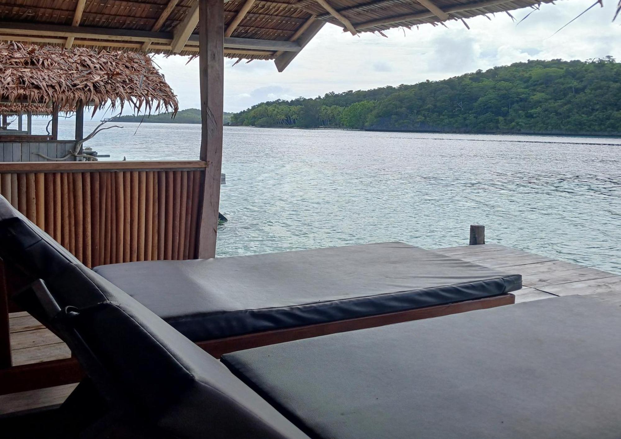 Meos Ambower Homestay Raja Ampat Fam Eksteriør bilde